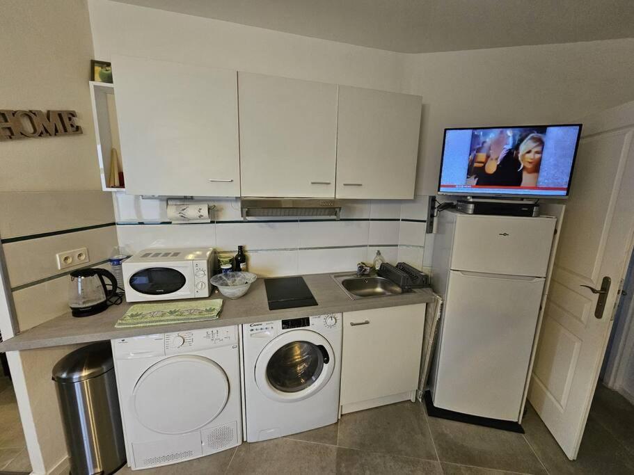 Studio Tout Equipe Et Chaleureux En Rez De Chaussee, Parfait Pour Explorer Montpellier Luaran gambar